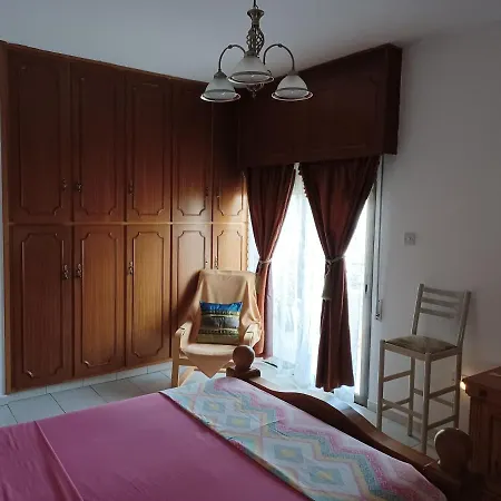 Shared 1st Floor Privatunterkunft Limassol