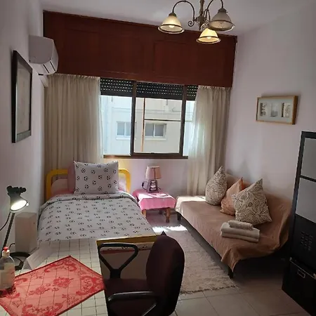 Shared 1st Floor Habitación en casa particular