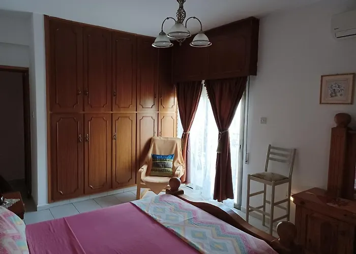 Shared 1st Floor Homestay Limassol