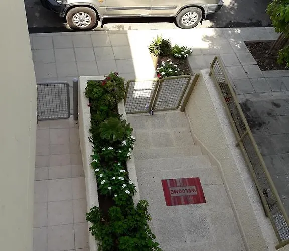 ホームステイ Shared 1st Floor *