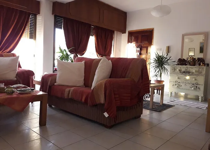 ホームステイ Shared 1st Floor *